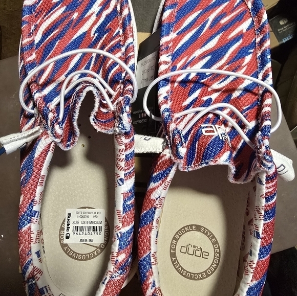NEW Men\'s Size 9 Hey Dude Wally PROUD american print discontinued